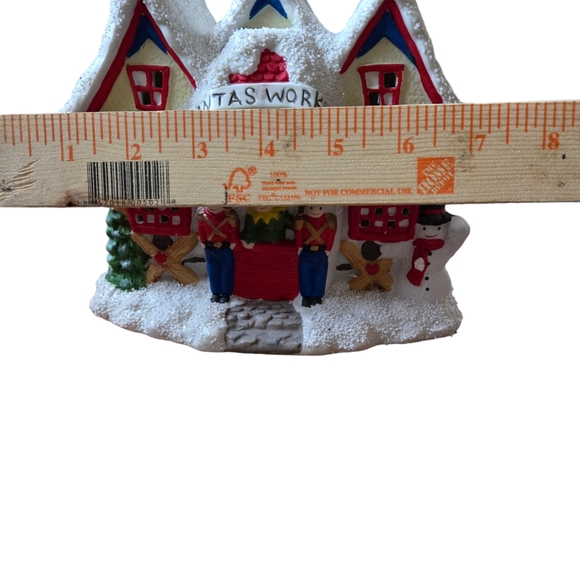 Vintage RARE 1993 Mervyns Santa's Workshop Still Lights Up - Picture 7 of 10